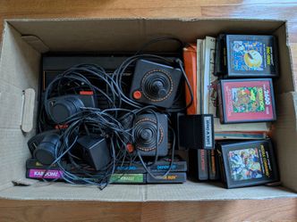 Atari 2600 Bundle w/Games Untested