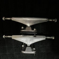 Skateboard Trucks