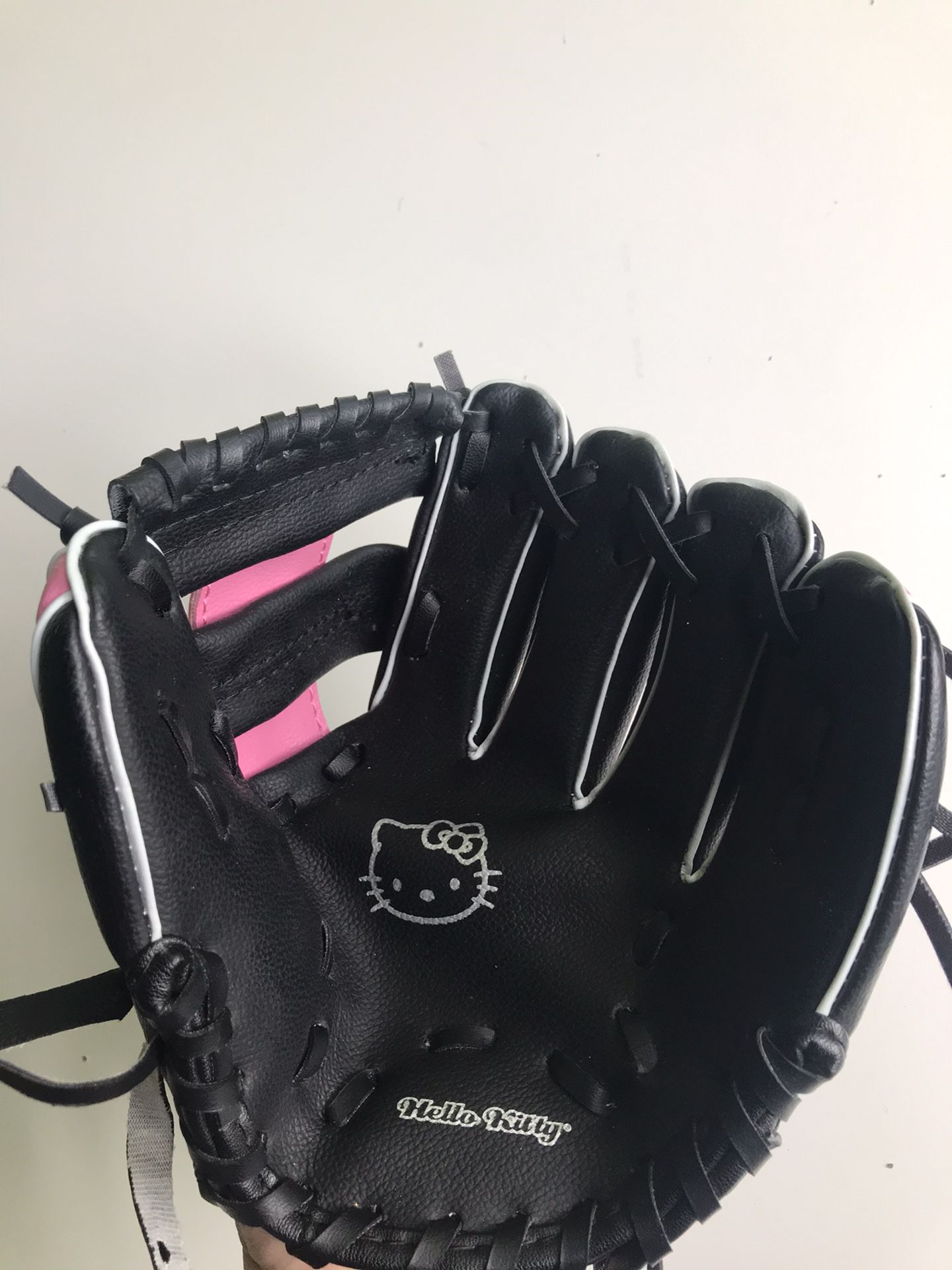 Girls Hello Kitty t-ball glove mitt 9.5”