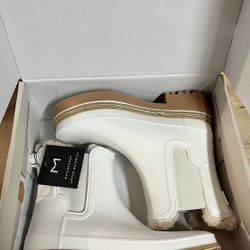Brand New White Boots, Size 6.