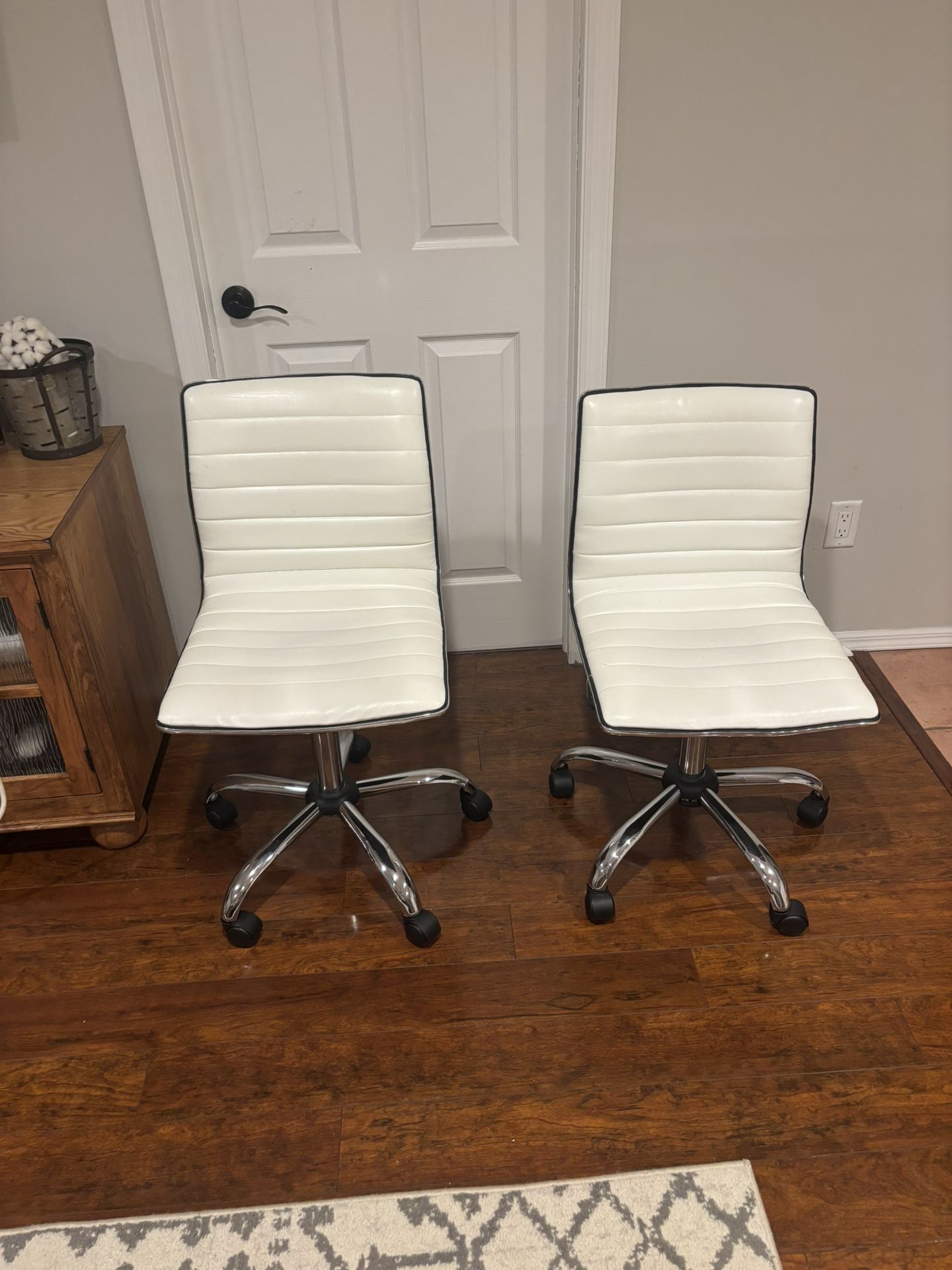 Desk Chairs