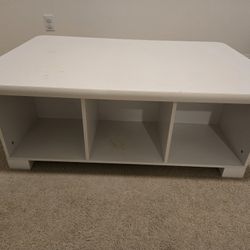 Activity Table With 6 Cubes