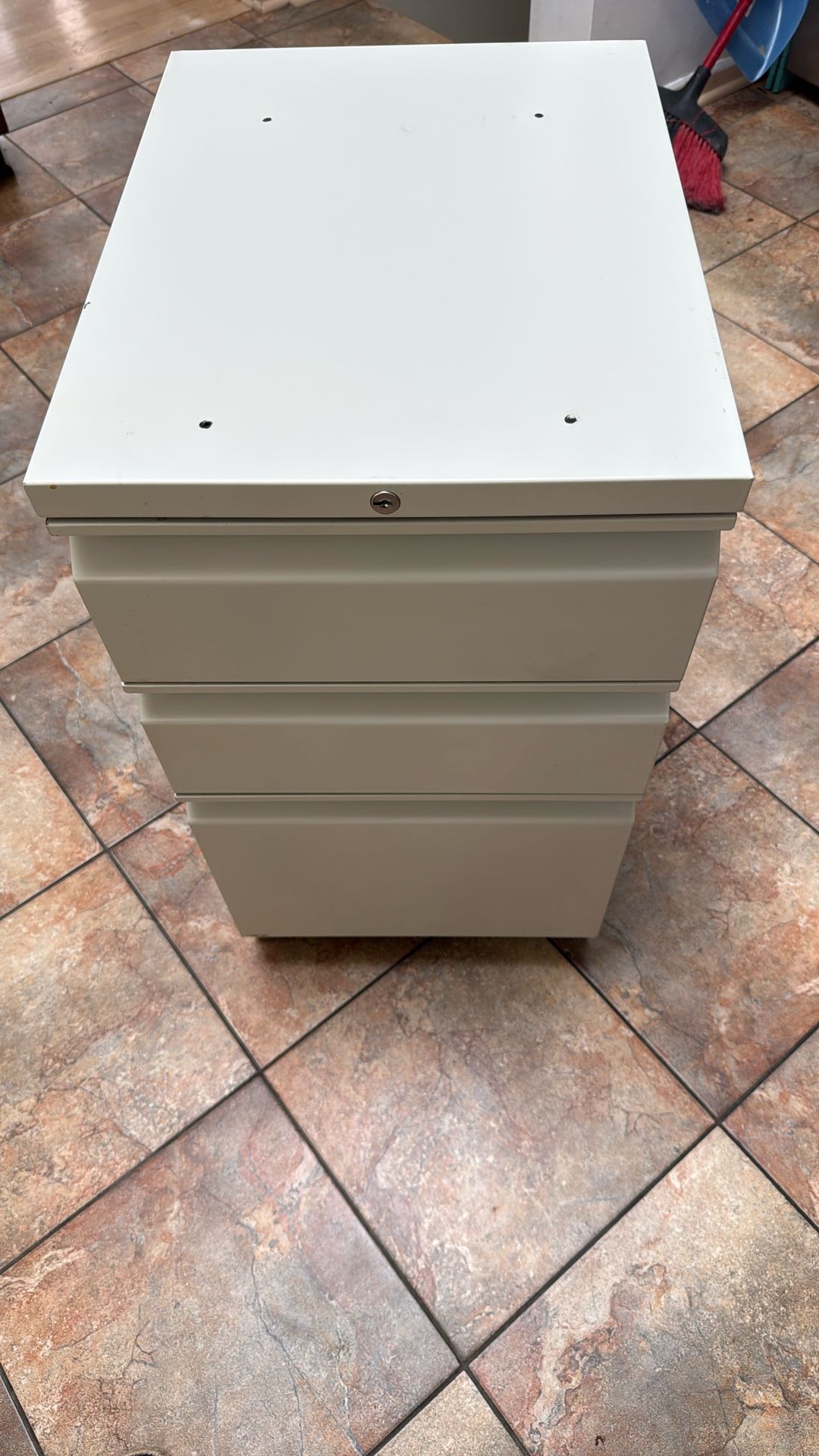 3 drawer filing cabinet