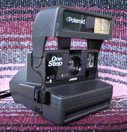 Polaroid One Step 600 Instant Film Camera 