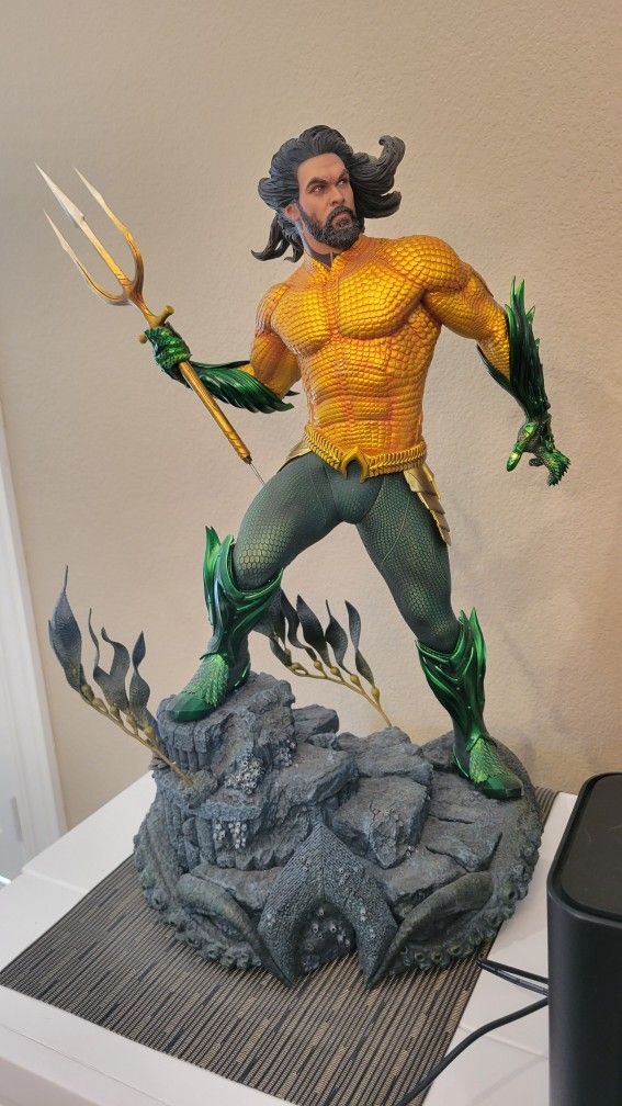 Sideshow Exclusive 1/4 Aquaman (Jason Momoa) Justice League Statue W Box