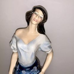 Rare Vintage Royal Doulton Figurine 1972 Carmen HN 2545, 12” Tall ~ Excellent