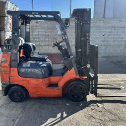 2019 Toyota Forklift Triple Stage Low Hours