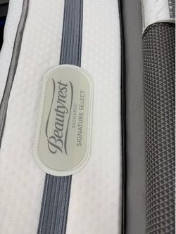 Beautyrest Recharge Signature Select Full Mattress & Box Spring – Excellent Condition