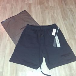 Essentials Shorts, Stretch Limo (Black)
