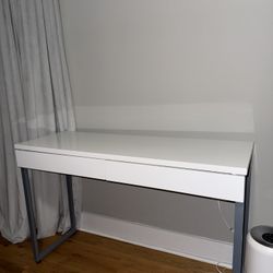 Vanity Table 