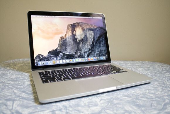 Apple MacBook Pro Core i5-2415M Dual-Core 2.3GHz 4GB 320GB DVD±RW 13.3 w/Thai Keyboard (Early 2011) - B