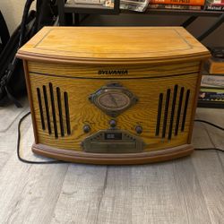 Vinyl player/radio 