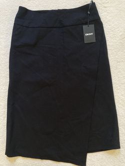 New With Tag DKNY Black skirt 