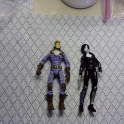 Cannonball And Domino - Bonus Toy: Medix