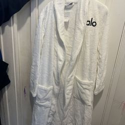 ALO Yoga White Terry Cloth Bathrobe with Shawl Collar