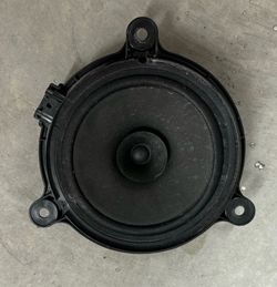 Speakers 🔊 Front Doors R  and L Toyota Ia Mazda