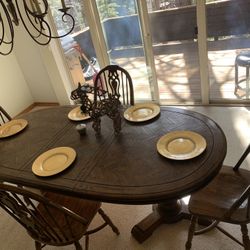 Harringbone Wood Dining Table & chairs !
