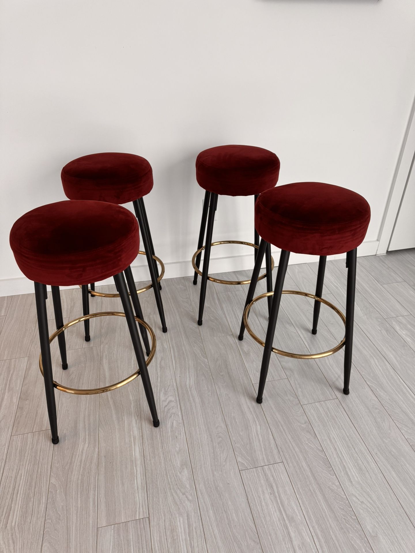 Set of 4 Chic Bar Stools!!!