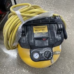 Dewalt Compressor 165 psi  