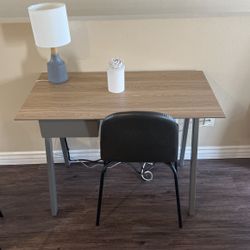 Great Desk With Chair Super Clean 