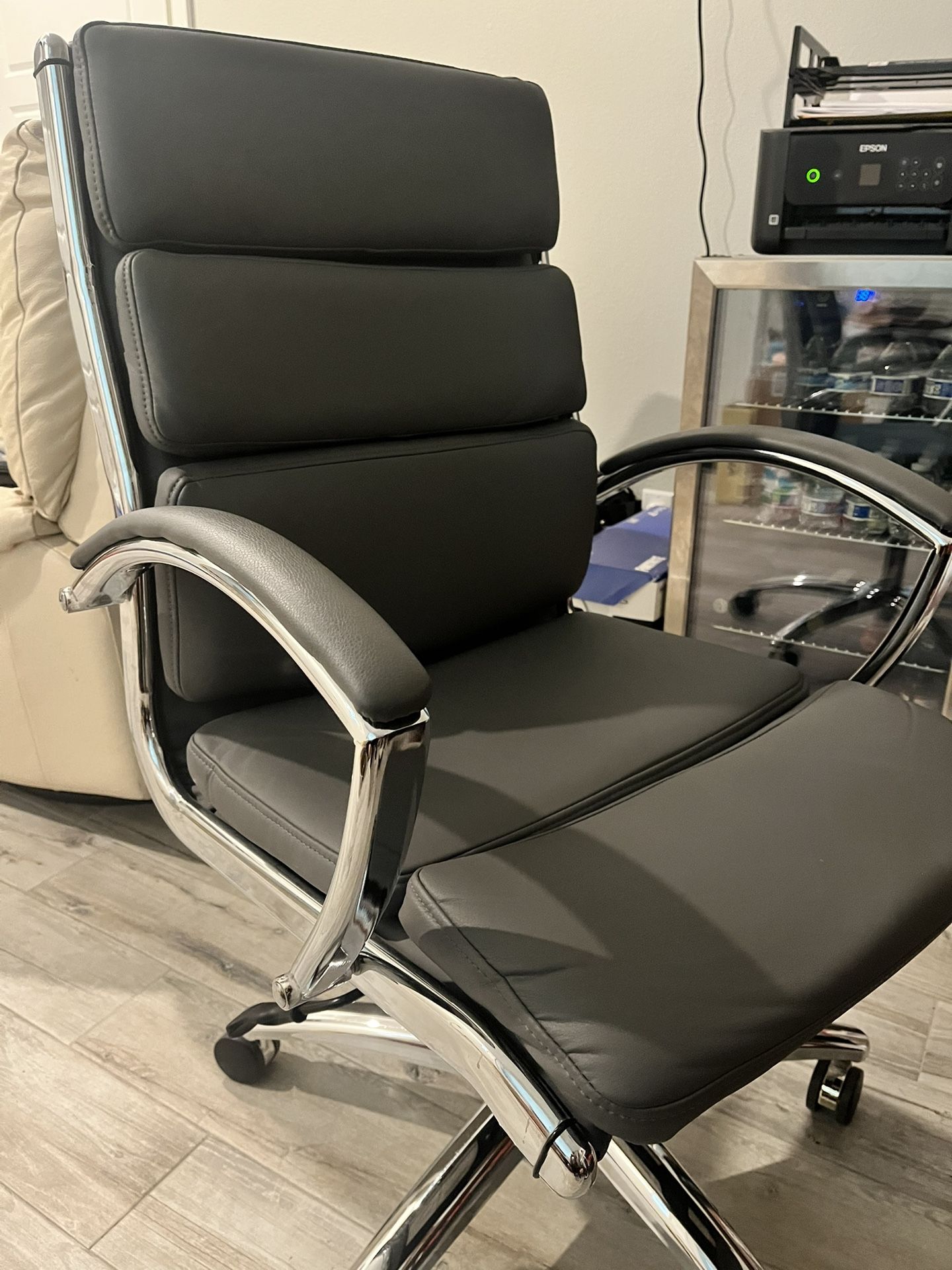 Kathy ireland office chair