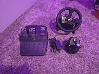Logitech G923 Racing Wheel with Pedals and Shifter