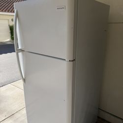 Frigidaire Refrigerator 