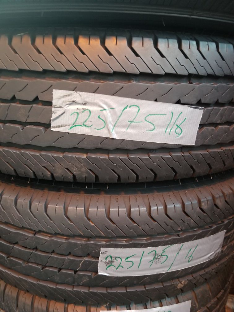 2 good used tire, 225/75/16