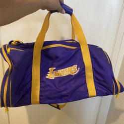 Vintage Starter Los Angeles Lakers Basketball Duffle Bag TAKING OFFERS NOT $1