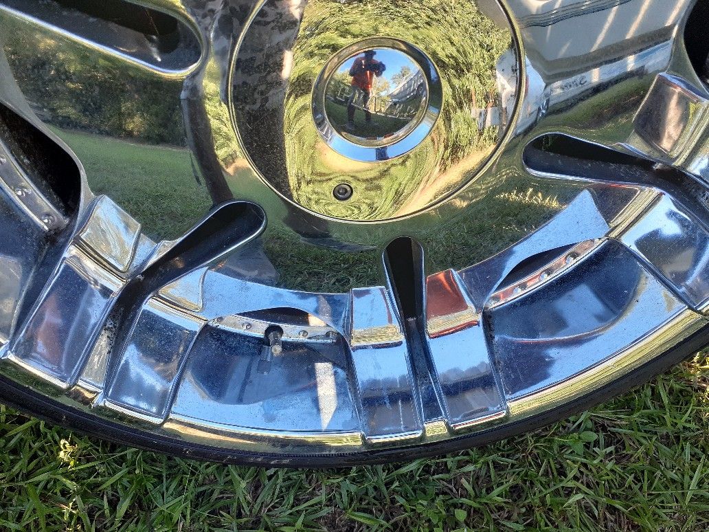 22s. Chrome Rims. Deep Lip. 5 Lugs 5.4.5...5.120...5.4.3/4