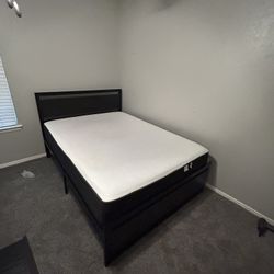 Queen Size Bed-frame/Mattress 