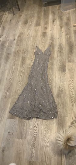 Elegant long dress with sequin