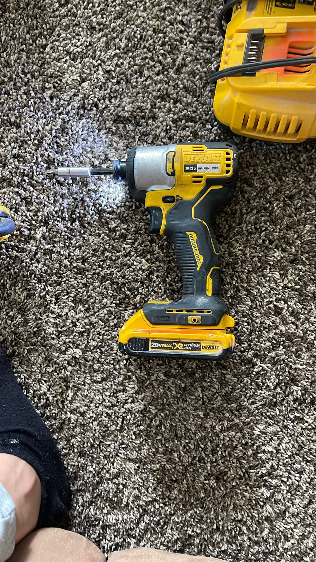 Dewalt 20v 1/4 Impact Driver Tool And Battery
