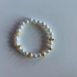 Pearl Handmade Glass and Plastic Beaded Art Jewelry Wonderfully Created leafy pearl delight Bracelet