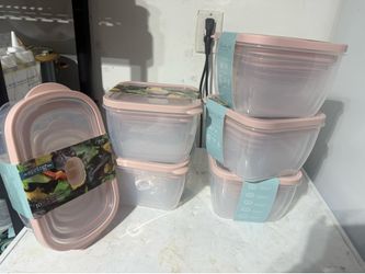 Food storage containers