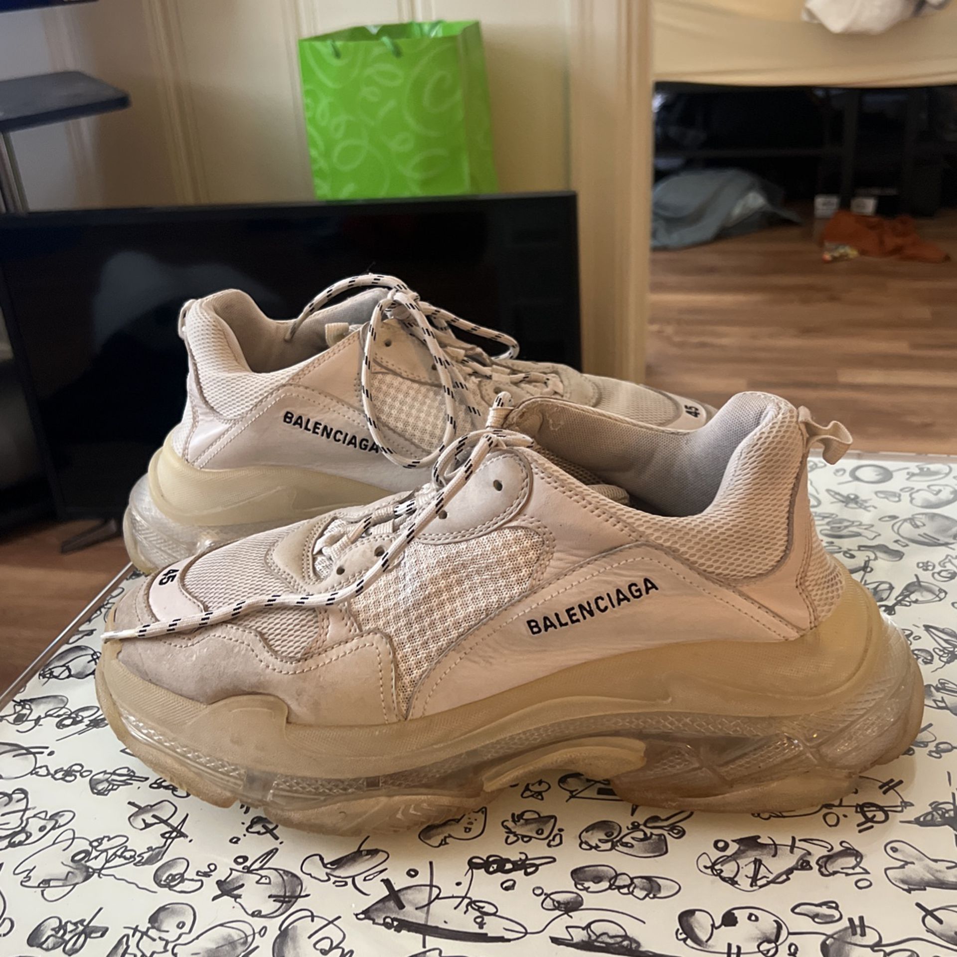 Balenciaga Triple S White/Off Size 45 for Sale in Fort TX - OfferUp