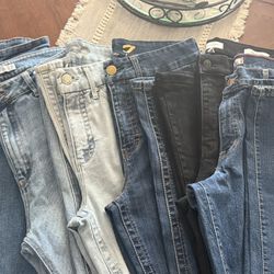 6 Pairs Of Jeans And 1 Shorts Size 12