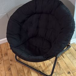 Black Cushion Accent Chair – Comfortable & Stylish