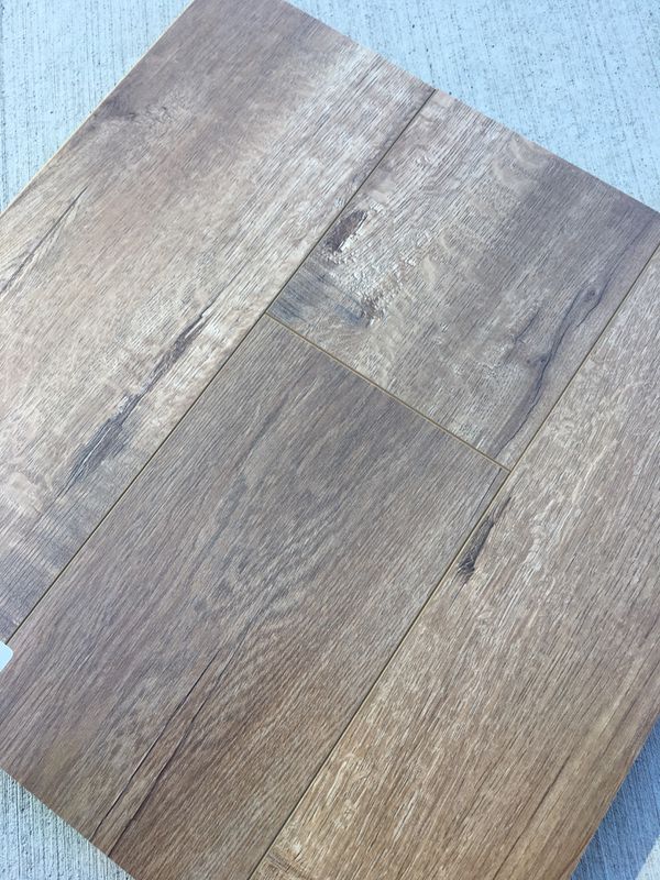 151sf Of Laminate Flooring Cascade Laminates Oak Silverado For