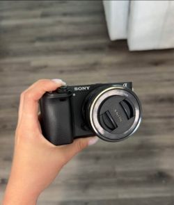 Sony A6400 digital Camera Bundle