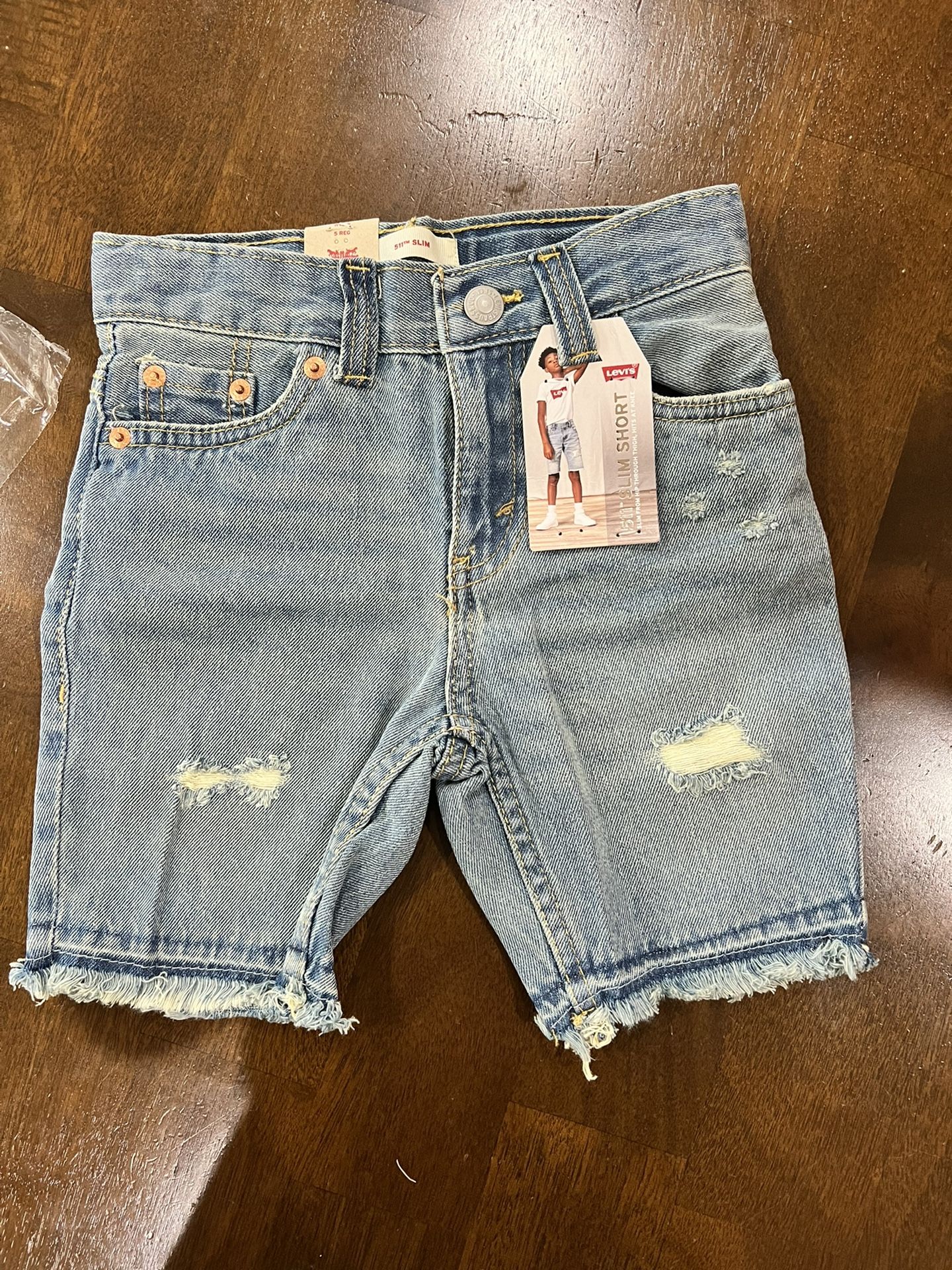 Levi’s boys shorts size 5