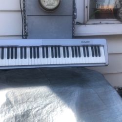 M-AUDIO  KEYSTATION 61es