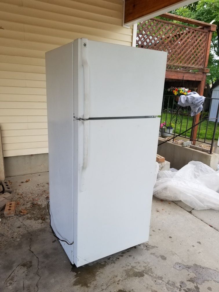 Top-Freezer Refrigerator