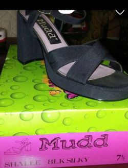 Low heel sandals