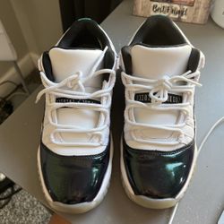 JORDAN LOW 11s 5.5 BOYS