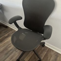 Herman Miller Mirra 2 