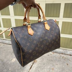Louis Vuitton Speedy 30 Authentic 