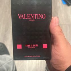 Valentino Born In Roma Intense 