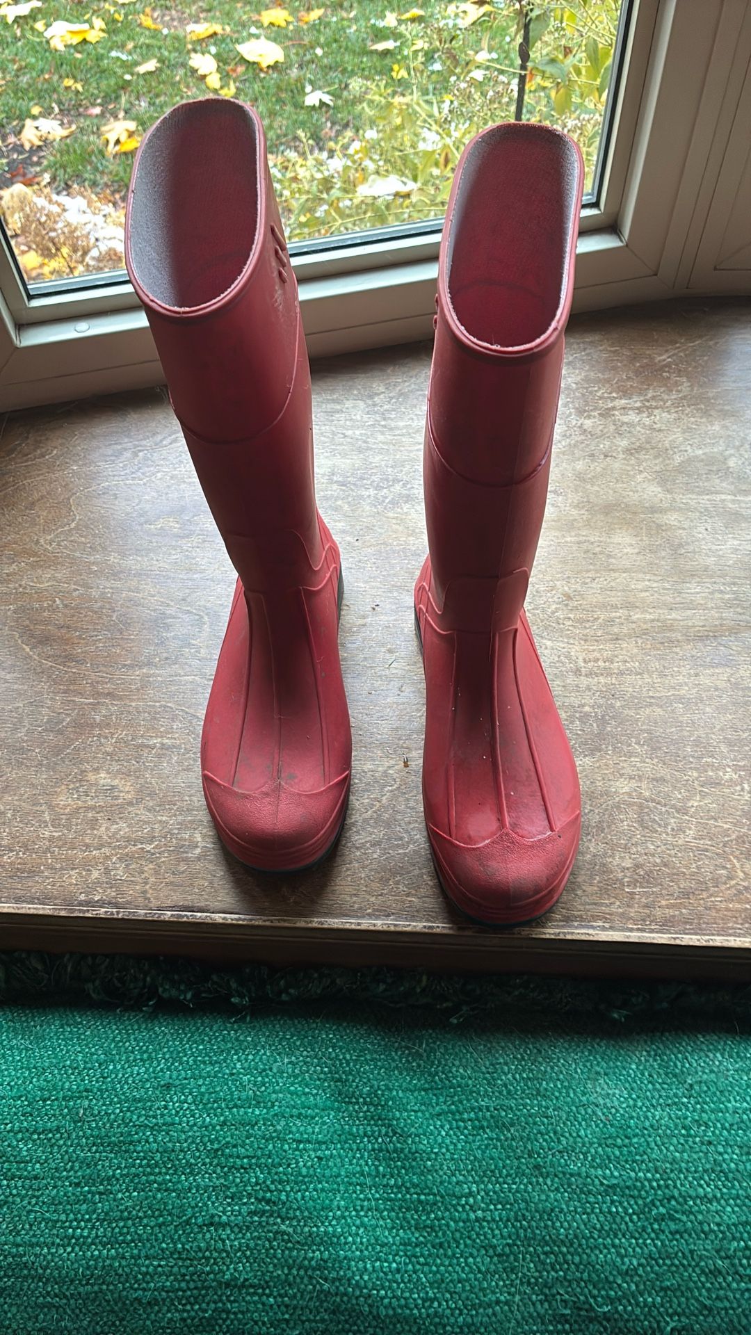 Kids Size 4 Northerner Rain Boots