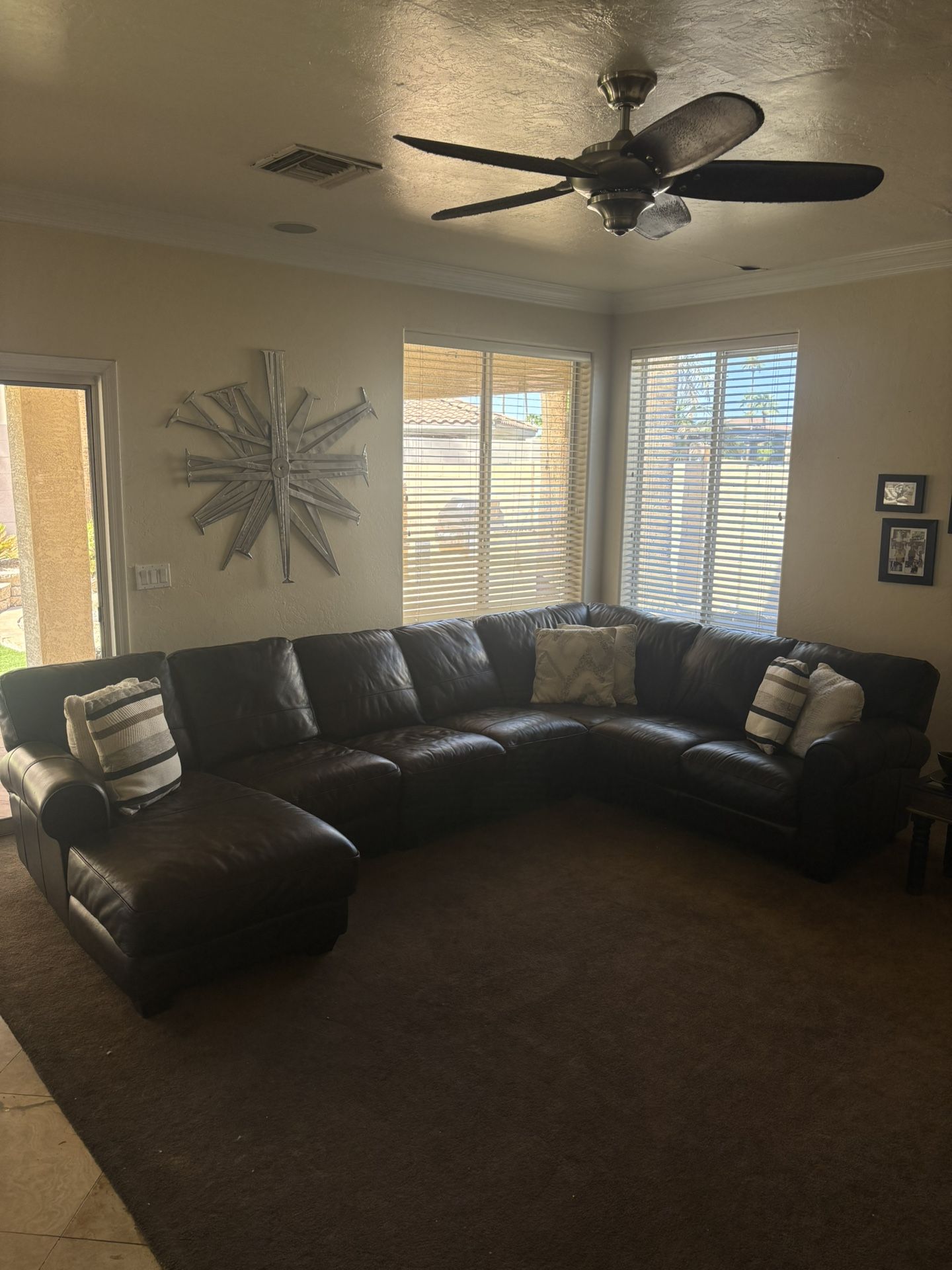 Brown/black Living Room Leather Couch